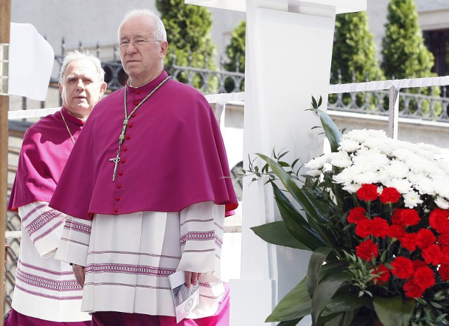 Decyzję o przeniesieniu seminarium z powodu małej liczby kleryków podjął biskup łowicki Andrzej Dziuba