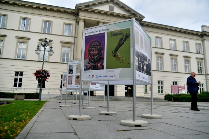 Wzruszająca wystawa w Archiwum Państwowym w Radomiu poświęcona wieloletniej dyrektor