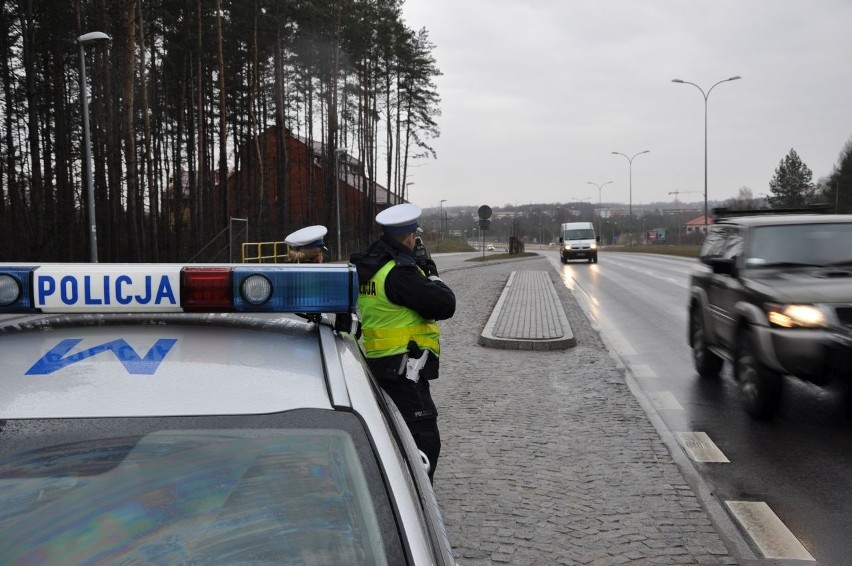 Białystok. Policjanci rozdawali kierowcom pachnące serduszka (zdjęcia)