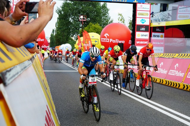 Tour de Pologne Junior w Bielsku-Białej. Zawodnicy musieli zmagać się wymagającą pętlą i podjazdem pod metę.Zobacz kolejne zdjęcia. Przesuwaj zdjęcia w prawo - naciśnij strzałkę lub przycisk NASTĘPNE