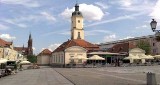 <a href="http://bezzmian.redblog.poranny.pl/2010/08/07/inne-spojrzenia-na-rynku-kosciuszki/" target="_blank">Inne spojrzenie na Rynek Kościuszki. Władze zbiły niezły kapitał.</a>