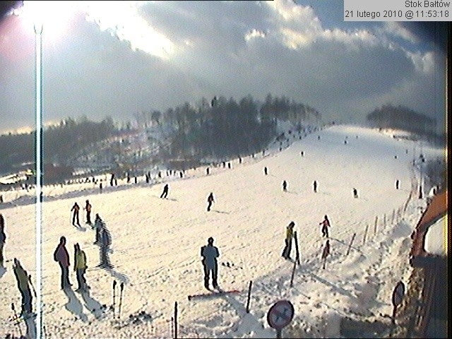 W Bałtowie od rana stok jest pełen narciarzy.