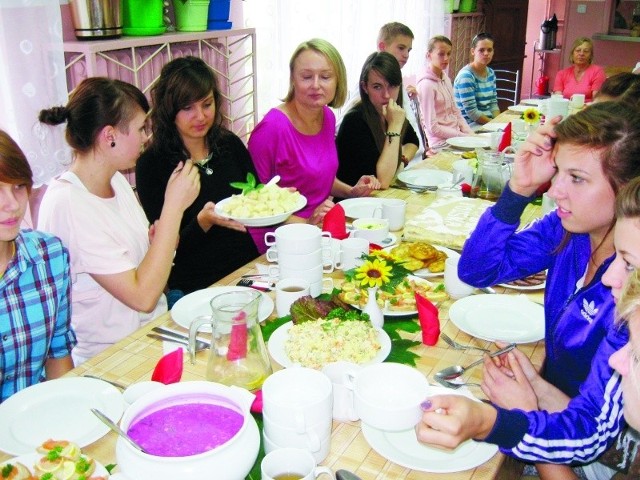 Te potrawy przygotowali uczniowie podczas Dnia Litewskiego. Po wspólnej pracy przyszedł czas na zasłużoną ucztę.