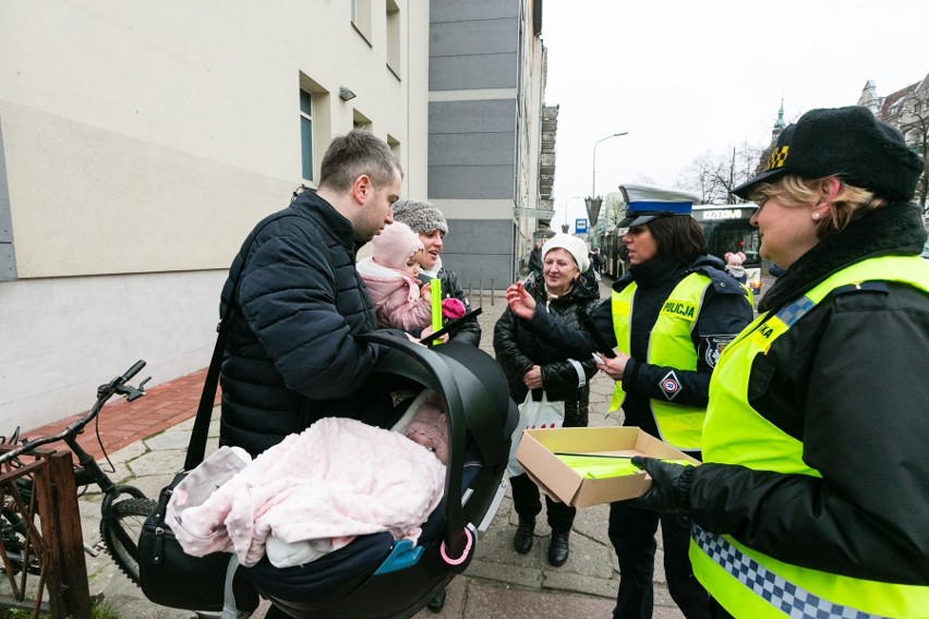 Odblaski dla babć i dziadków od szczecińskich mundurowych