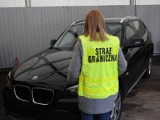 Straż Graniczna odzyskała skradzione BMW oraz rowery o wartości ponad 100.000 złotych. Pojazdy oraz zatrzymane osoby trafiły w ręce policji 