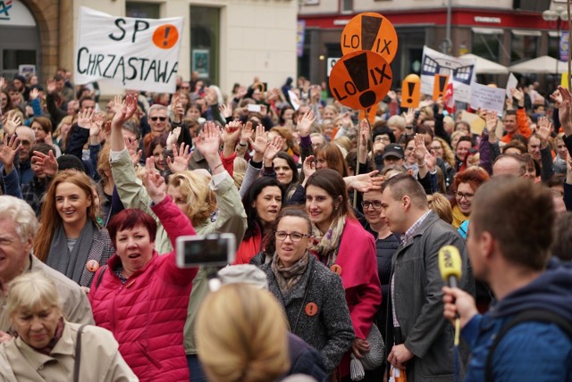 Protest nauczycieli we Wrocławiu - zdjęcie ilustracyjne