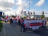 Białystok. W niedzielę ulicami miasta przeszedł marsz Białorusinów w rocznicę wyborów prezydenckich w tym kraju [ZDJĘCIA]