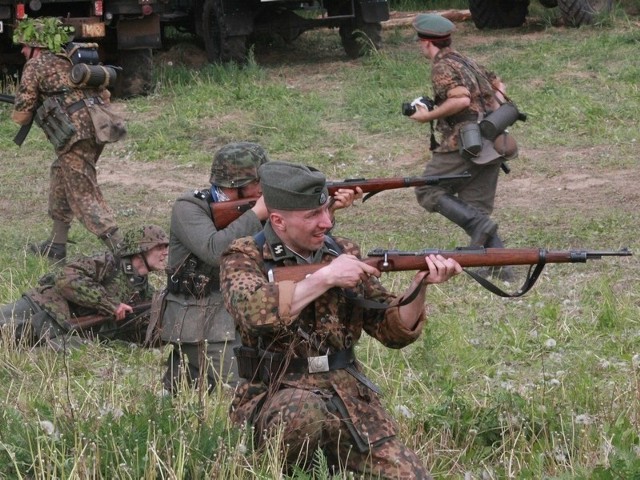 Ostatnim punktem oporu "Niemców&#8221; było wzgórze koło bunkrów Pętli Boryszyńskiej.  Zostali pokonani przez nacierających żołnierzy polskich, angielskich i amerykańskich.