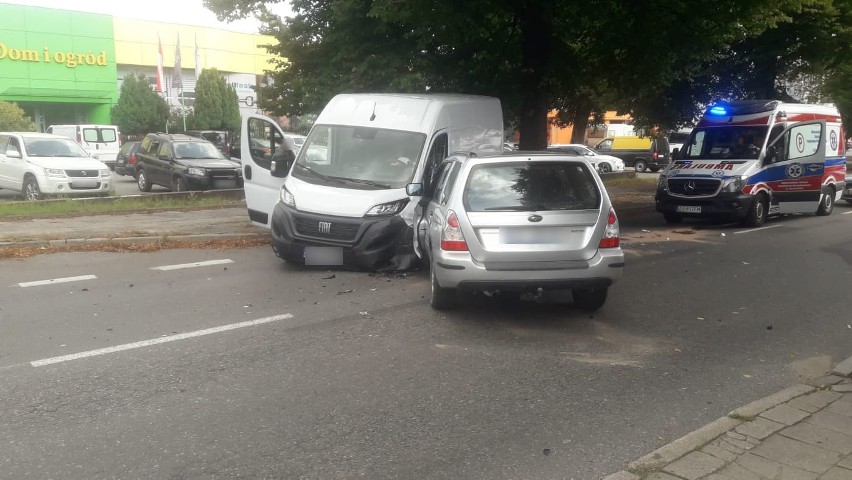 Na ulicy Szczecińskiej w Koszalinie zderzyły się dwa...