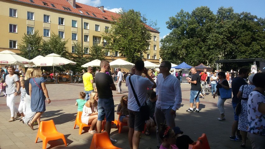 Tychy: na placu Baczyńskiego trwa pierwszy Tyski Festiwal Smaków ZDJĘCIA