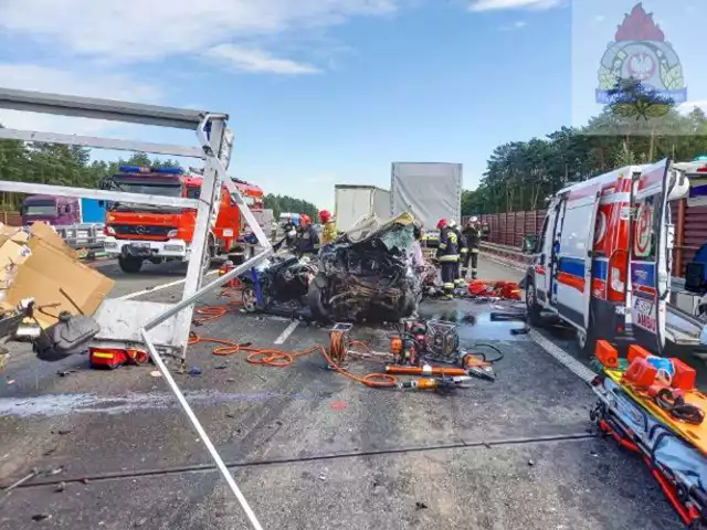 Wypadek na A2 koło Skierniewic.