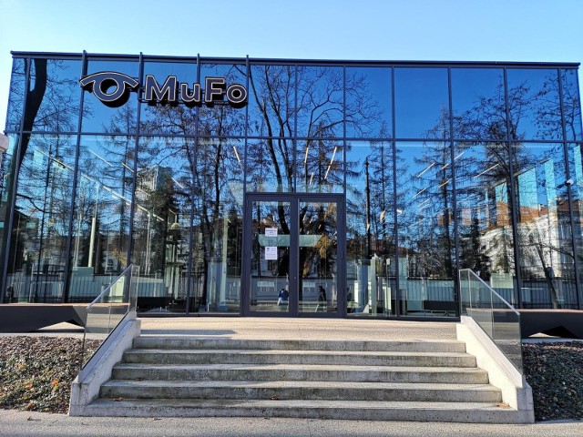 Głowna siedziba Muzeum Fotografii MuFo przy ul. Rakowickiej 22 otwiera się dla zwiedzających. Na początek wystawa "Tu zaszła zmiana"
