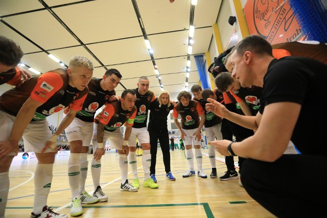 Torunianie pilnie słuchali rad swojego trenera, co zaowocowało bardzo cennym remisem ze zmierzającym po mistrzostwo Polski Rekordem Bielsko-Biała.