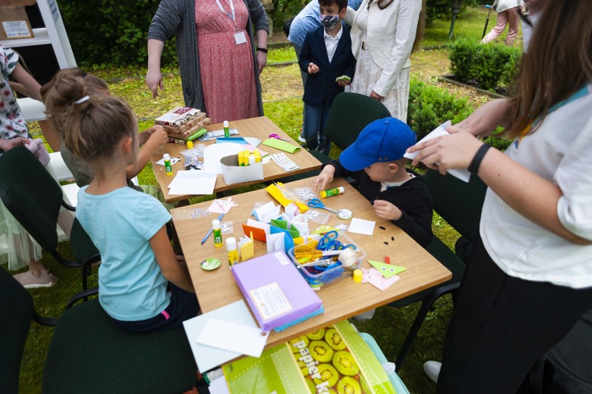 Piknik literacki w ogrodzie Biblioteki Kraków [GALERIA]