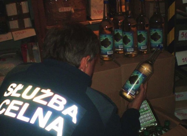 Celnicy mają polecenie zatrzymania za pokwitowaniem każdej, choćby jednej butelki alkoholu przywożonej z Czech.