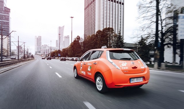 Oprócz czynników ekologicznych, takich jak niskie zużycie paliwa i brak spalin, elektryczne taksówki będą tańsze- 1,80 zł/km