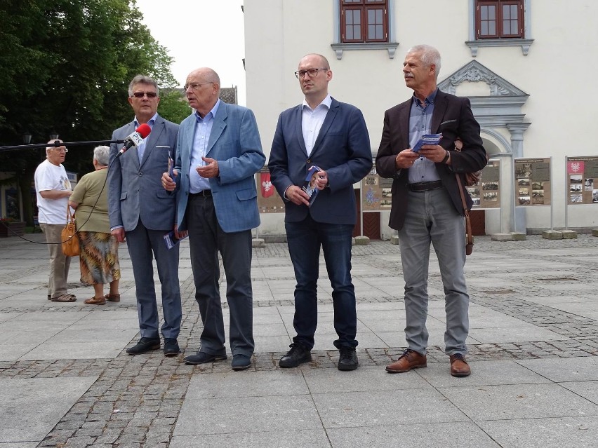 Senator Marek Borowski w piątek 3 lipca, w samo południe,...