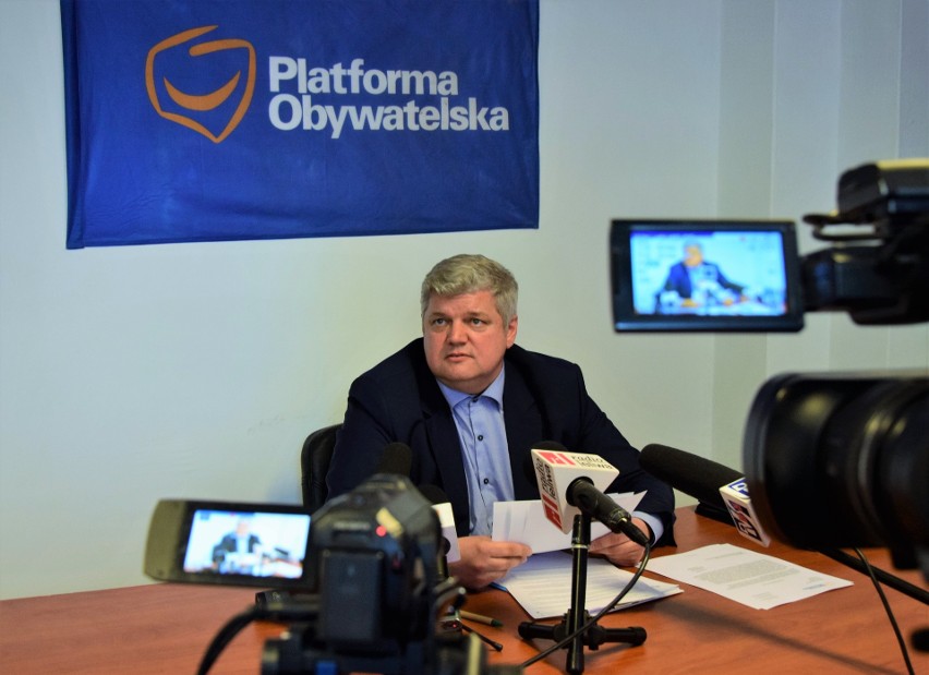 Tarnobrzeg. Przewodniczący Platformy Obywatelskiej Norbert Mastalerz krytykuje planowaną lokalizację spalarni śmieci i podwyżki w urzędzie