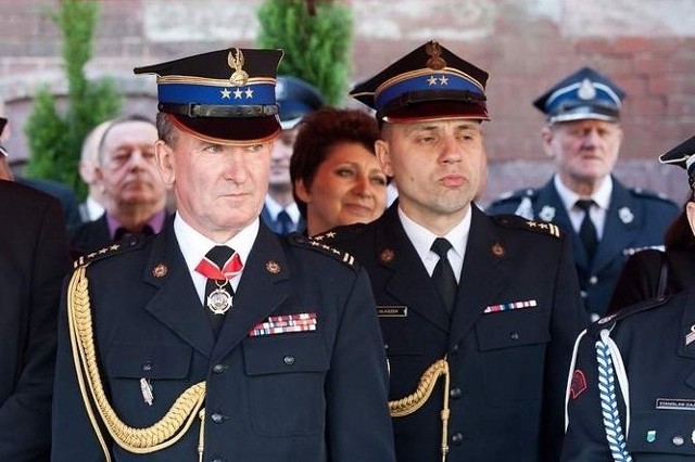 Na zdjęciu obaj komendanci, były &#8211; Andrzej Gomulski oraz nowy &#8211; Krzysztof Ulaszek.