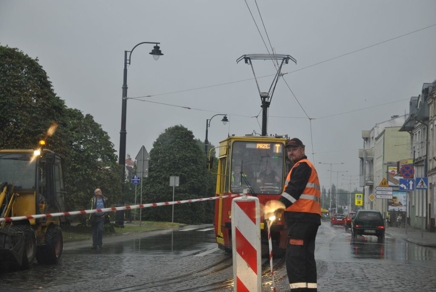 Pierwszy raz tramwaj przejechał po odnowionym torowisku w Grudziądzu [zdjęcia, wideo]