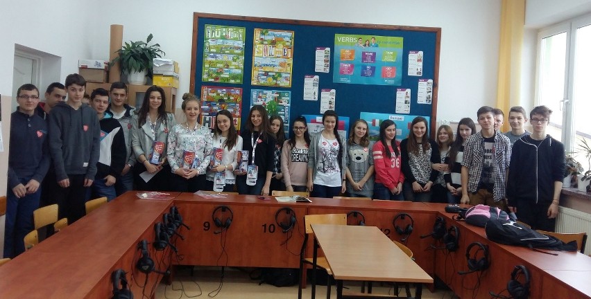 WOŚP 2016: kwestują gimnazjaliści ze szkoły w Zalasiu