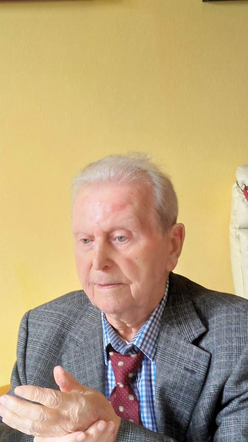 Konstanty Otwinowski z Kielc skończył 100 lat. Zaskakuje zdrowiem i kondycją