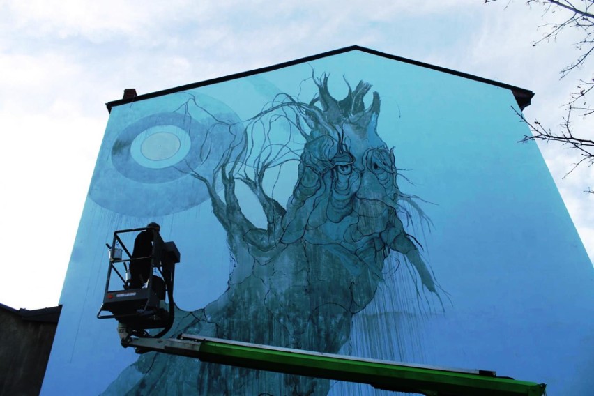 Bielsko-Biała ma nowy mural. To ogromna wierzba na ścianie...