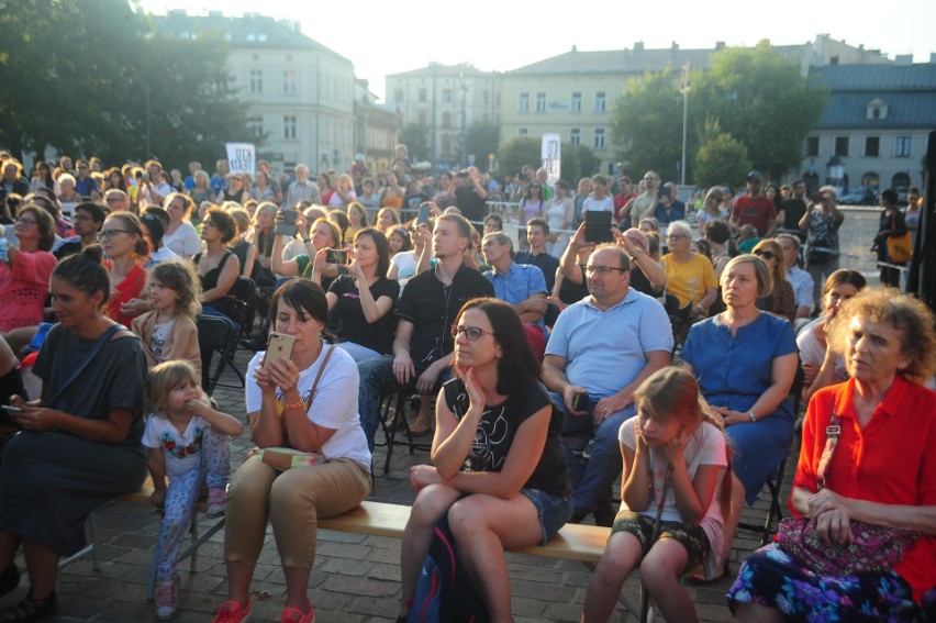 Kraków. Tatarski zespół "Buńczuk" wystąpił w Rynku Podgórskim [ZDJĘCIA]