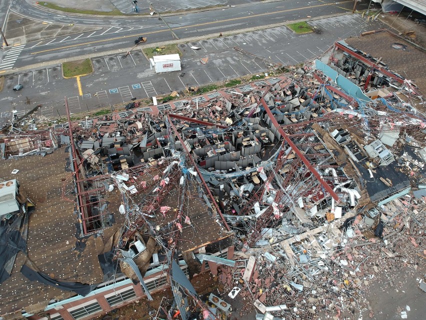 USA: Zabójcze tornada przeszły przez Nashville w stanie...