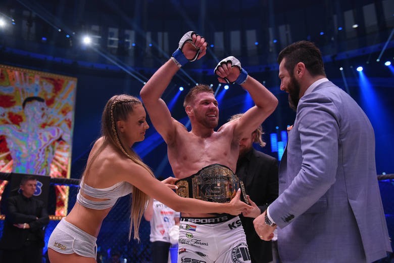 KSW 45 POWTÓRKA ONLINE: Gdzie oglądać skrót walki KSW 45 w...