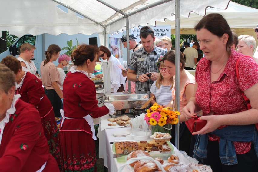 Wygiełzów. Tysiące osób odwiedziły skansen w ramach Festiwalu Etnomania [ZDJĘCIA]