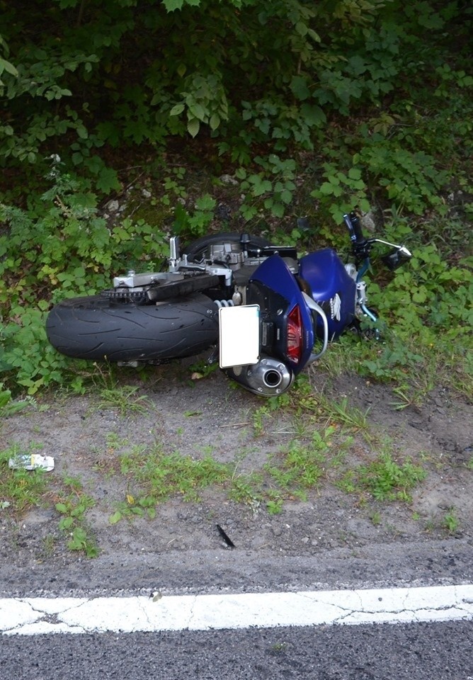 Koszmarny wypadek pod Olkuszem. Bracia jechali na motocyklach, młodszy uderzył w TIR-a na DW 791. Zginął na miejscu ZDJĘCIA 