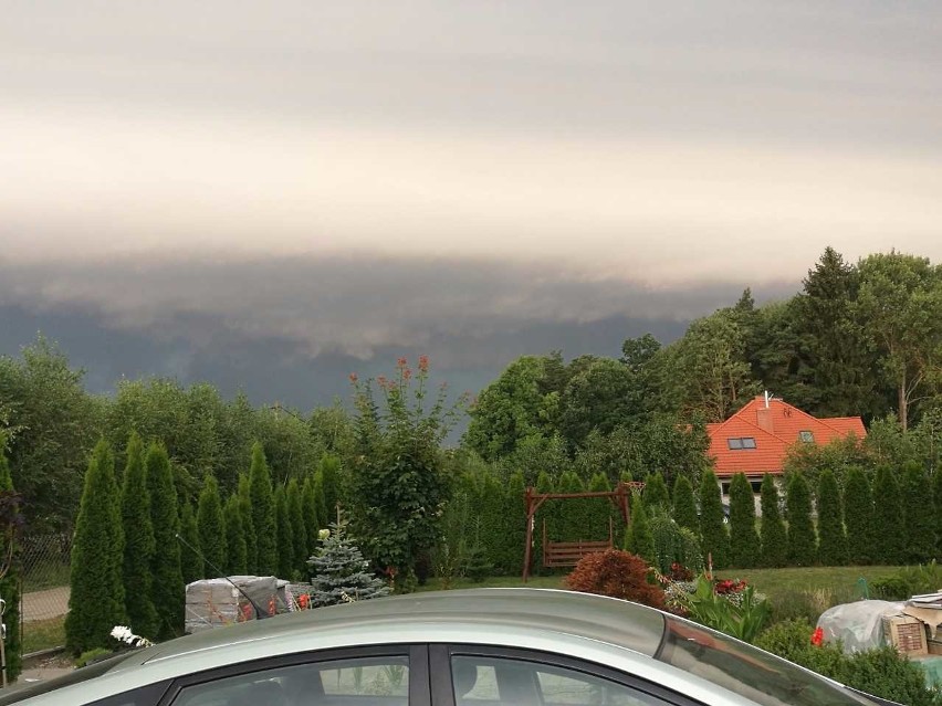 Burza w Białymstoku 10.08.2017. Pierwszy stopień zagrożenia (wideo, zdjęcia)