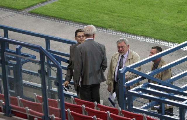 Prezydent Krakowa Jacek Majchrowski na stadionie Wisły