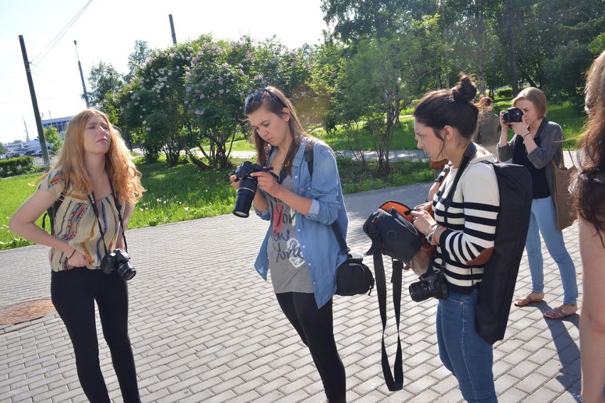 Młodzi słupscy artyści fotografują i malują w Rosji 