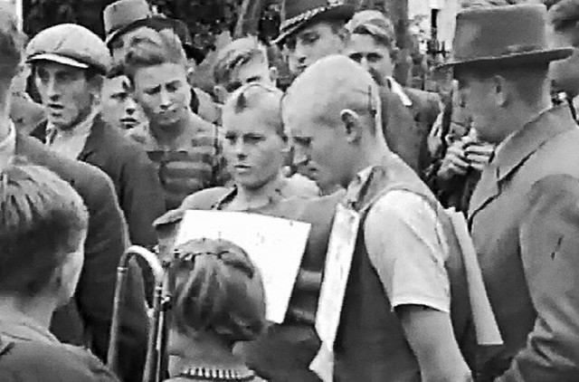 Ścinawa, rok 1941, Bronkę i Gerharda Greschoka przeprowadził przez ówczesne miasteczko tłum mieszkańców. Pochód hańby.