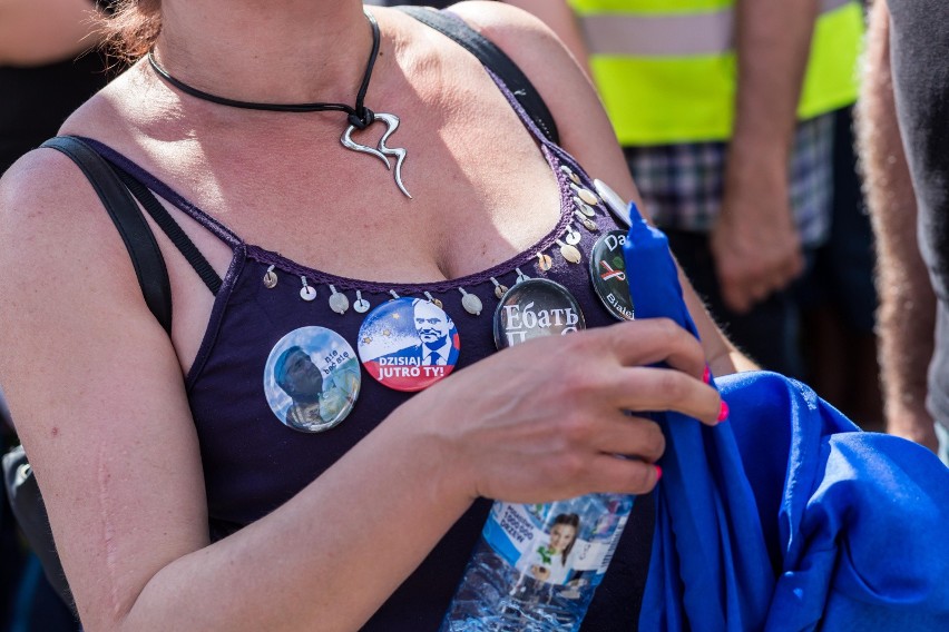 Protest przed Sejmem ws. zmian w sądownictwie [ZDJĘCIA] Demonstracja KOD i Obywateli RP w Warszawie