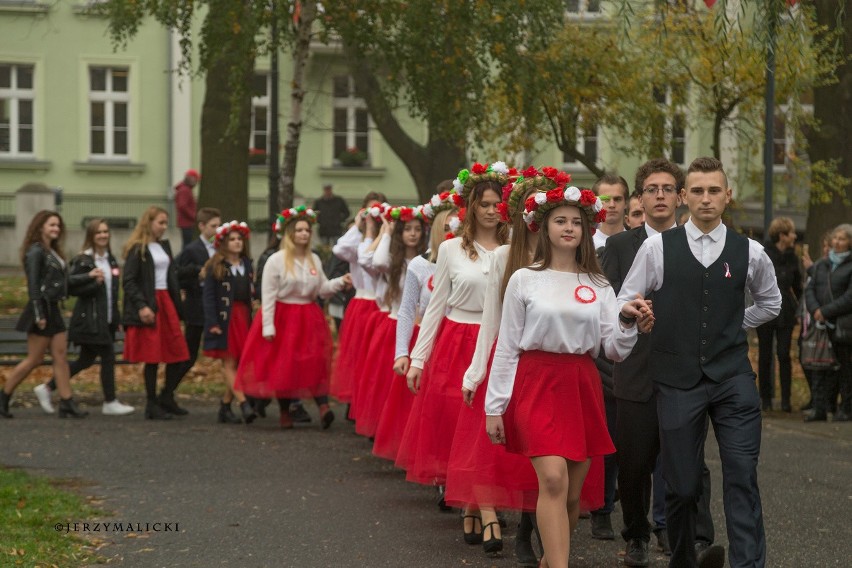 Uczniowie z LO im. K.K. Baczyńskiego w Nowej Soli świętowali...