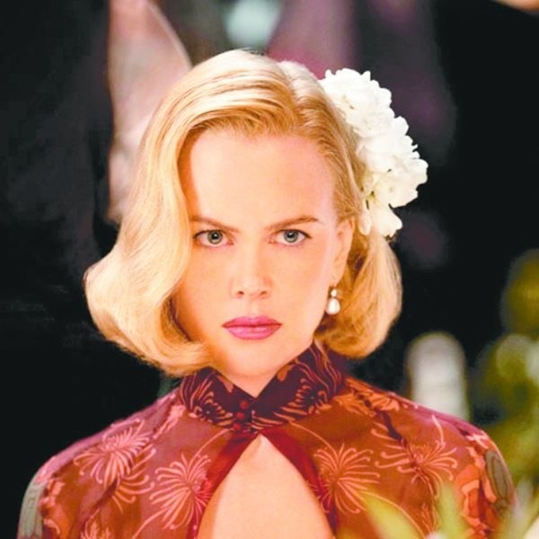 Lady Sarah Ashley (Nicole Kidman) to arystokratka, która decyduje się zmierzyć z niebezpiecznym wyzwaniem