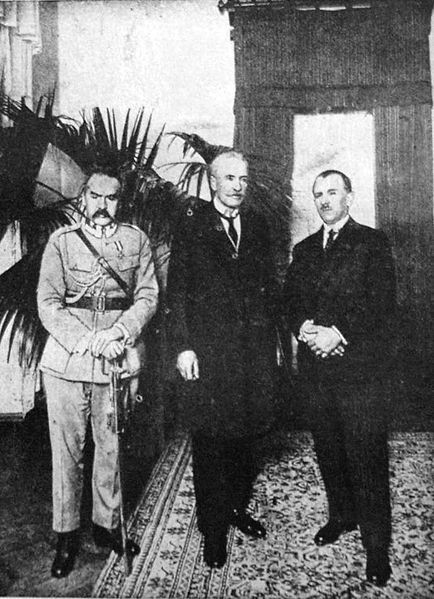 Marszałek Piłsudski na Zamku po wyborze prezydenta...