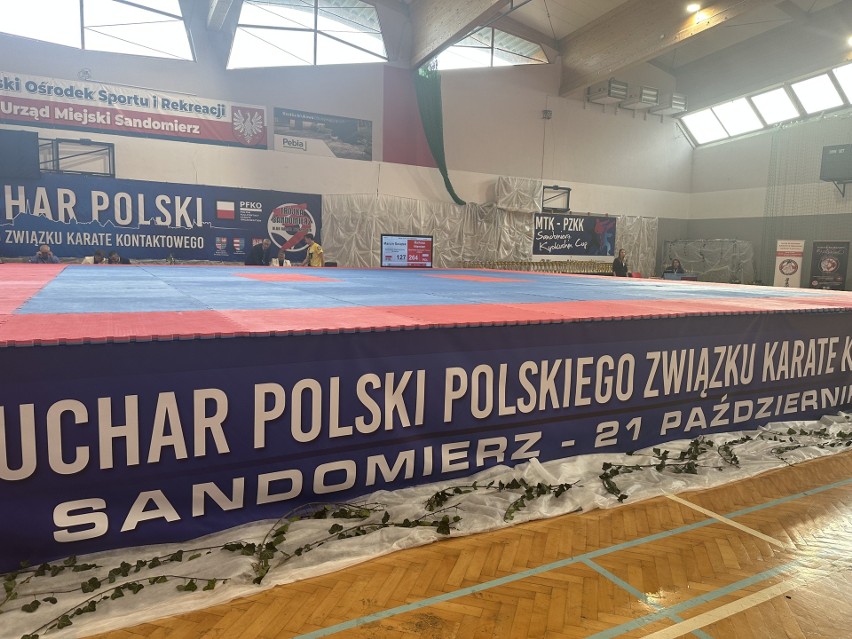 Ponad 250 zawodników walczyło w Sandomierzu w Pucharze Polski Polskiego Związku Karate Kontaktowego. Wielkie emocje na matach