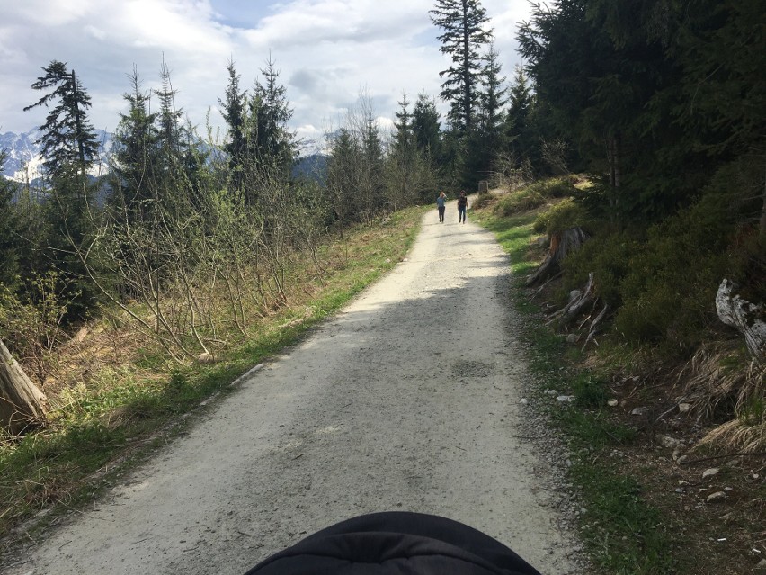 W pierwszy majowy weekend, gdy otwarte były całe Tatry, na szlakach pojawiły się tłumy