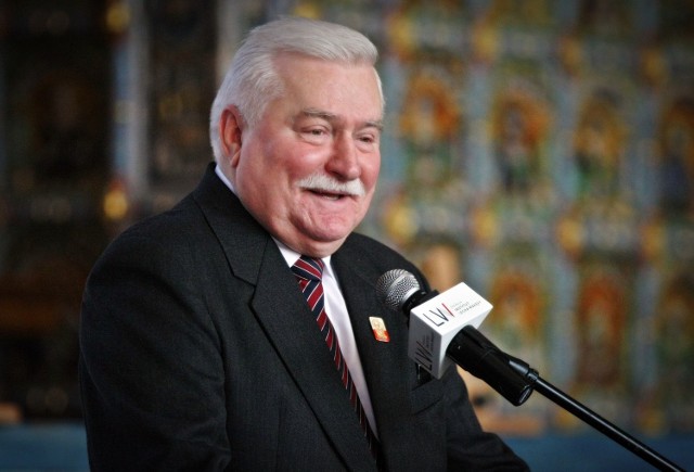 Lech Wałęsa: Tęcza pod Trzema Krzyżami? Jestem przeciw! Ten plac ma swoją symbolikę. Nie można zaśmiecać go dziwacznymi pomysłami. Tęcza tam nie pasuje.