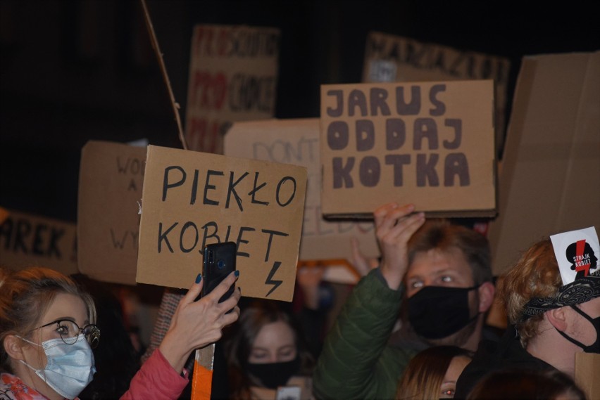 Kilkaset osób wyszło na ulice Wodzisławia Śląskiego