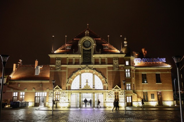121 punktów oświetli nocą dworzec kolejowy w Opolu.