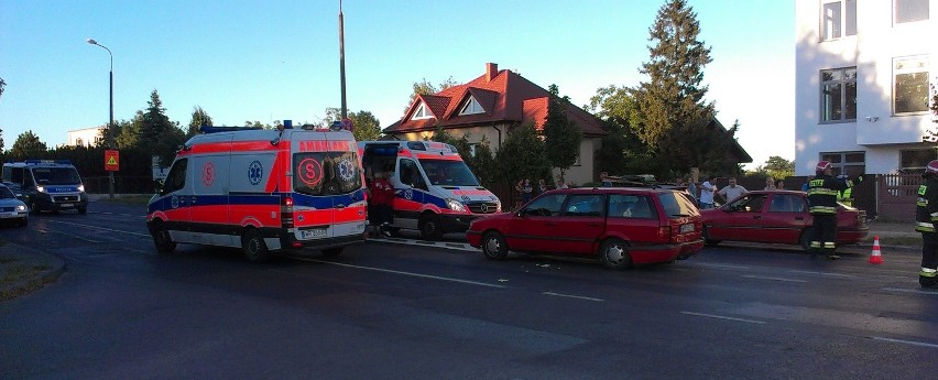 Wypadek na skrzyżowaniu ulic Wierzbickiej i Starowiejskiej.r