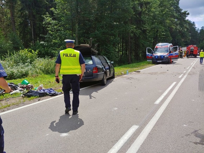 Ciężarówka zderzyła się z volkswagenem golfem. Droga krajowa...