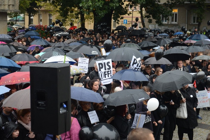 Protest mieszkańców Zielonej Góry przeciwko ustawie...