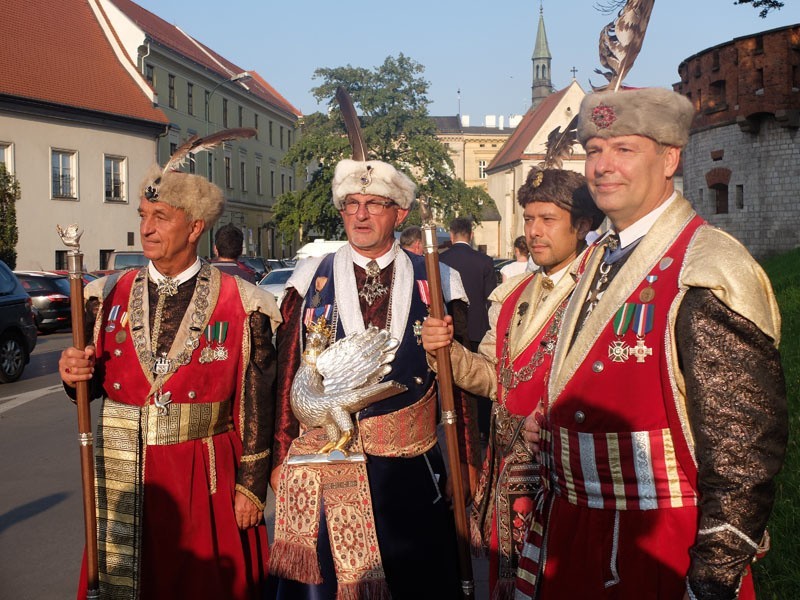 Msza święta w królewskiej katedrze na Wawelu w przeddzień marszu szlakiem Pierwszej Kompanii Kadrowej