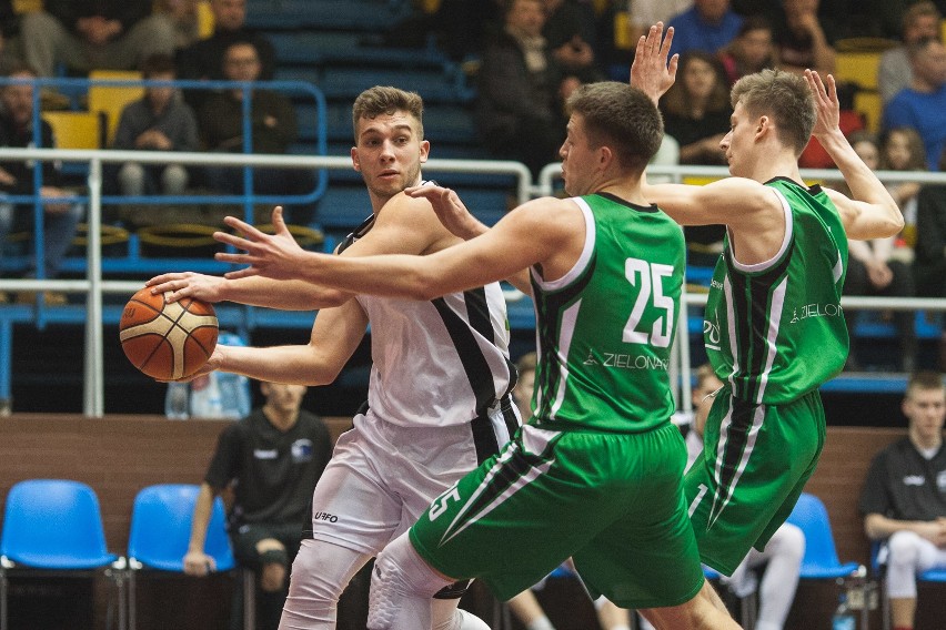 Czarni Laminopol - Zastal Zielona Góra 77:86